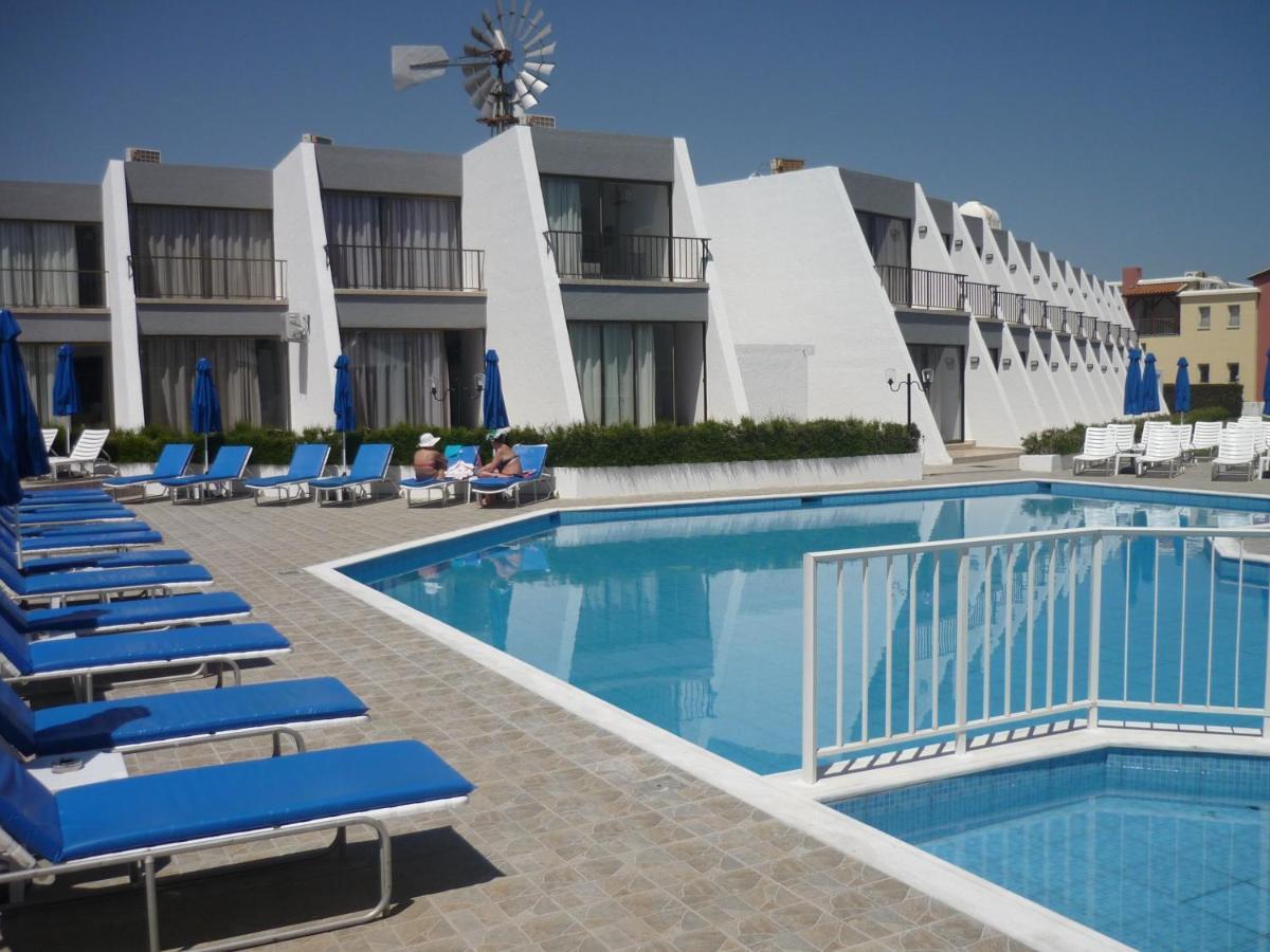 Penelope Beach Hotel Apts Protaras Bagian luar foto
