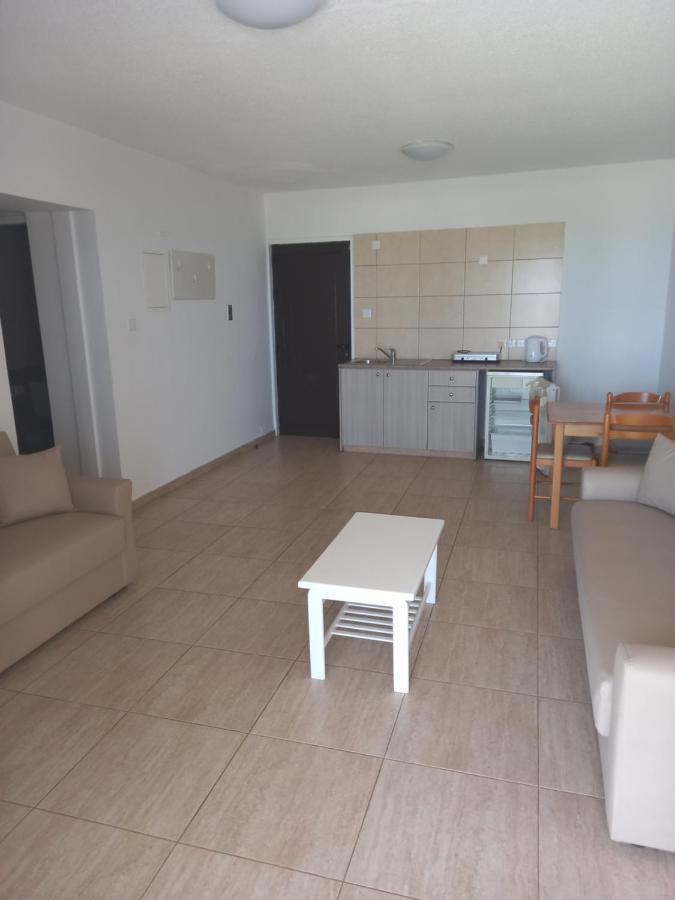 Penelope Beach Hotel Apts Protaras Bagian luar foto